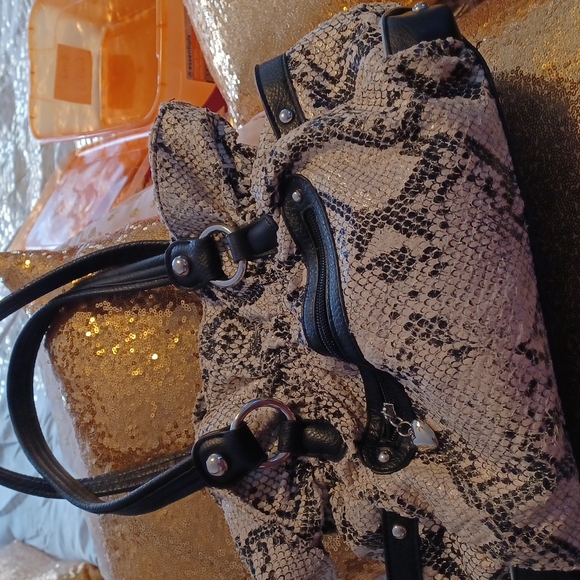 Snake Pattern purse - Picture 4 of 4